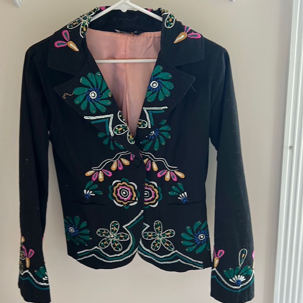 Black with colorful embroidery Blazer!
